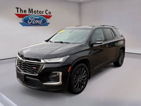 Used 2023 Chevrolet Traverse RS w/ LPO, Floor Liner Package AWD/4WD image 1