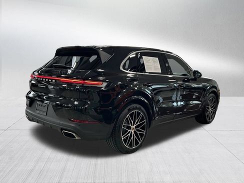 Used 2025 Porsche Cayenne AWD/4WD image 5