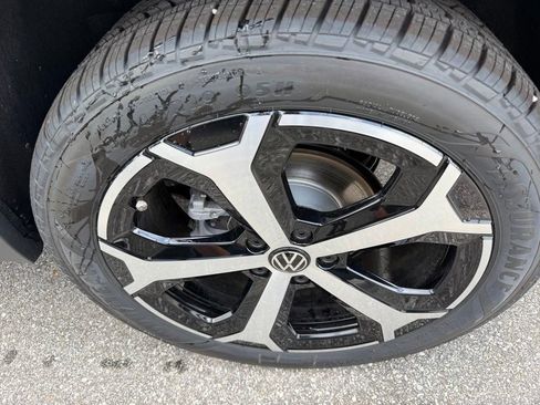 New 2026 Volkswagen Taos SEL AWD/4WD image 24