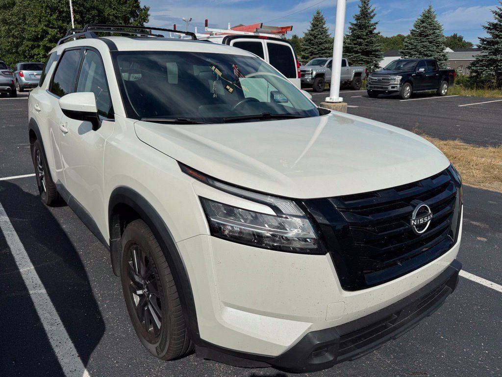 Used 2022 Nissan Pathfinder SV w/ SV Premium Package AWD/4WD image 1
