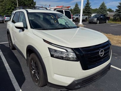 Used 2022 Nissan Pathfinder SV w/ SV Premium Package