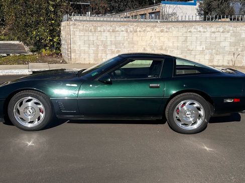 Used 1996 Chevrolet Corvette Coupe RWD image 11