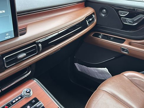 Used 2020 Lincoln Aviator Reserve w/ Equipment Group 201A image 24