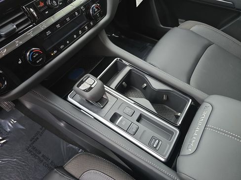 New 2026 Nissan Pathfinder SL image 25