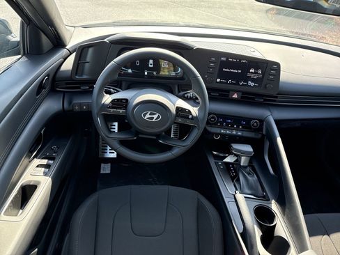 New 2025 Hyundai Elantra Sport w/ Cargo Package image 16
