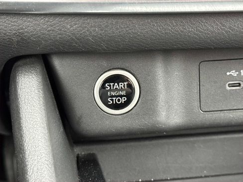 Used 2023 Nissan Rogue SV image 19