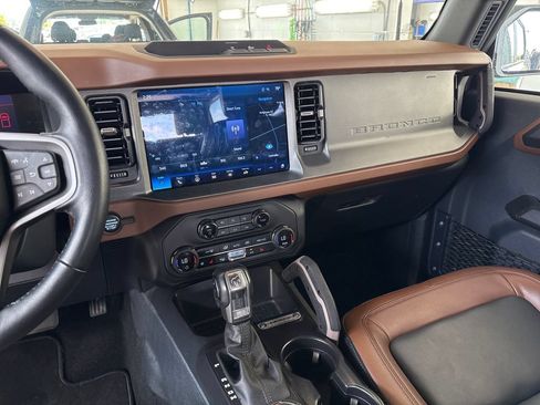 Used 2024 Ford Bronco Outer Banks AWD/4WD image 23