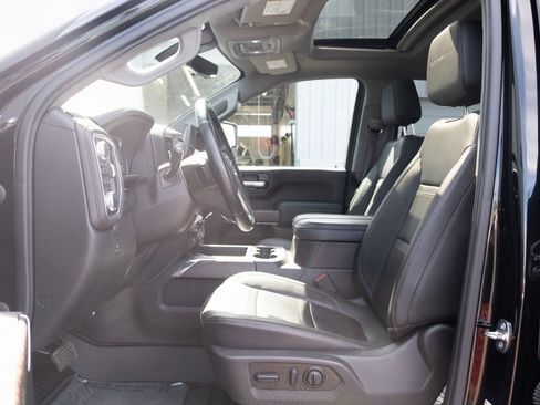 Used 2023 GMC Sierra 3500 Denali w/ Denali Black Diamond Edition image 11