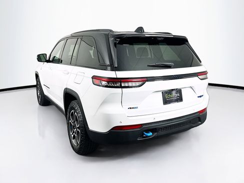 Used 2022 Jeep Grand Cherokee Trailhawk w/ Luxury Tech Group III AWD/4WD image 5