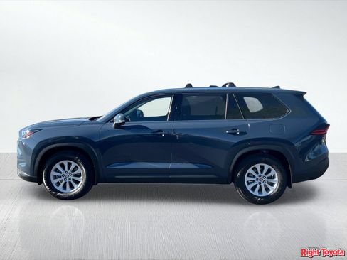 Certified 2025 Toyota Grand Highlander FWD image 4