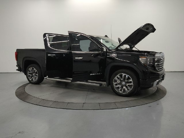 Used 2023 GMC Sierra 1500 Denali w/ Denali Reserve Package AWD/4WD image 10
