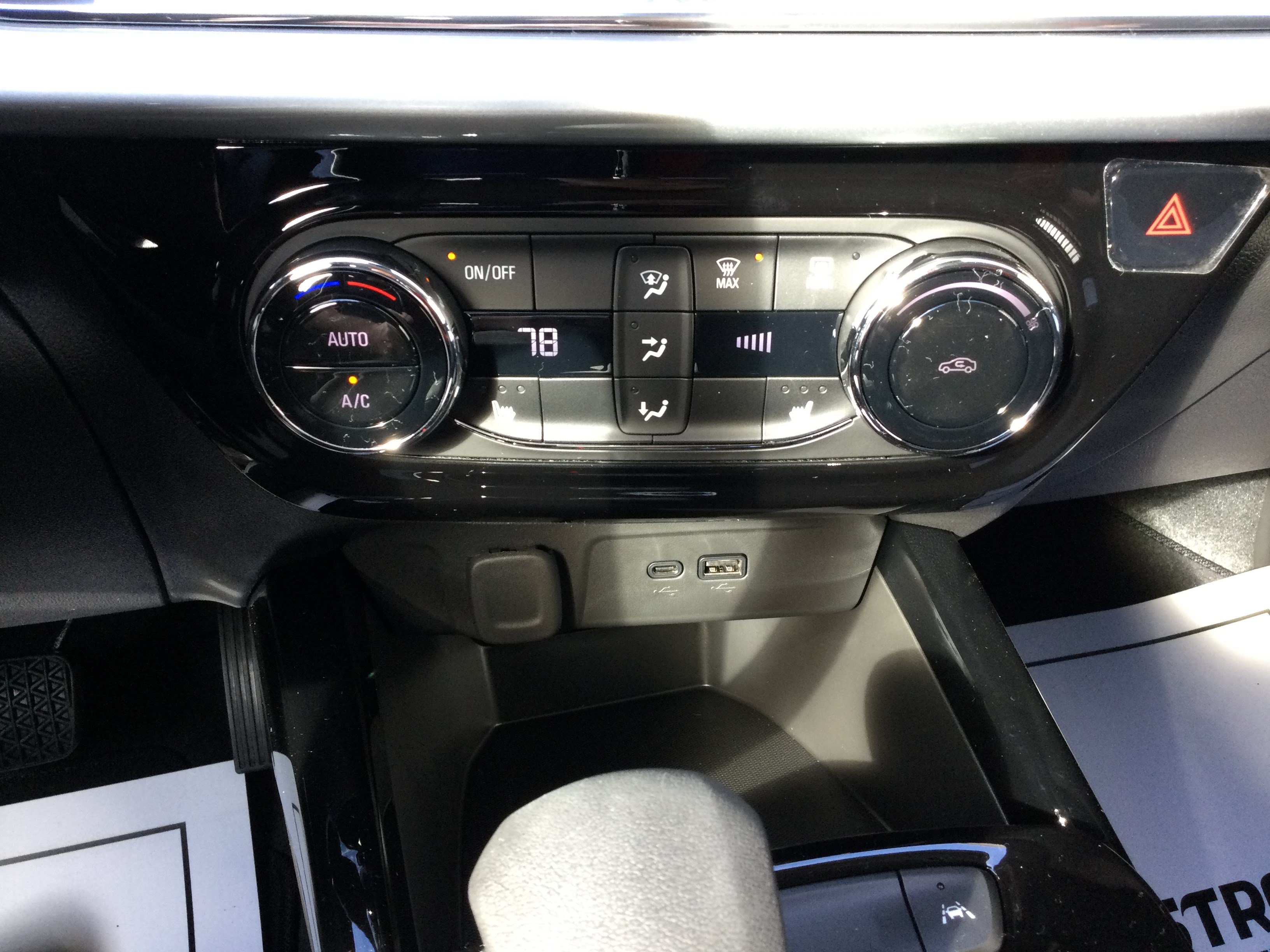 New 2026 Chevrolet Trax LT w/ LT Convenience Package FWD image 9