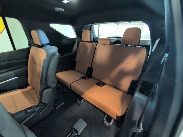 New 2027 Chevrolet Traverse Z71 w/ Enhanced Driving Package AWD/4WD image 35