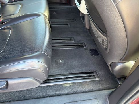 Used 2022 Kia Carnival LX FWD image 33