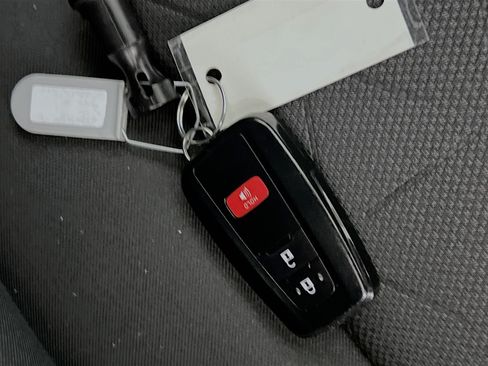 Used 2023 Toyota RAV4 XLE FWD image 36