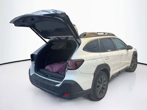 Used 2023 Subaru Outback Onyx Edition image 7