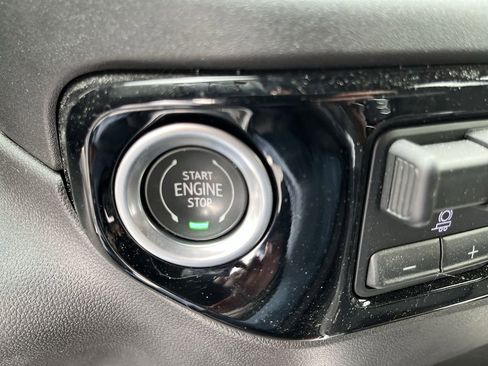 Certified 2022 Chevrolet Silverado 1500 RST image 16