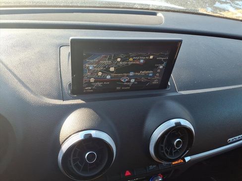 Used 2018 Audi A3 2.0T Premium image 11