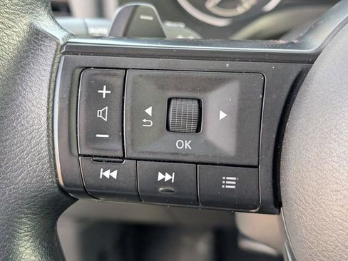 Used 2024 Nissan Rogue S image 20