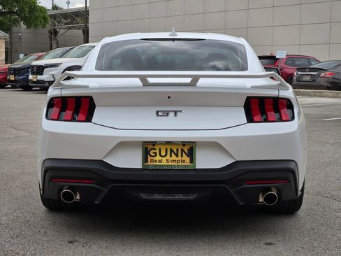 Used 2025 Ford Mustang GT RWD image 4