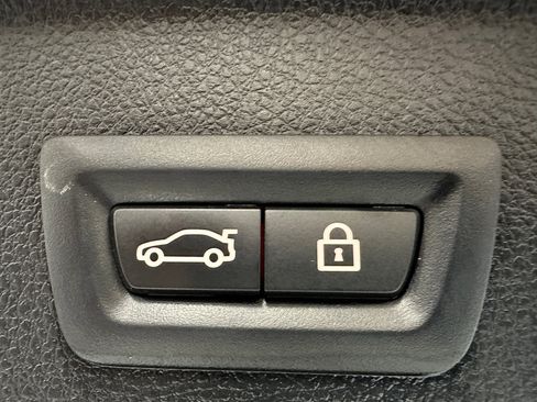 Used 2018 BMW 330i Gran Turismo xDrive image 15