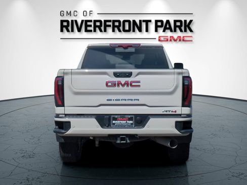 Used 2026 GMC Sierra 2500 AT4 w/ AT4 Premium Plus Package AWD/4WD image 4