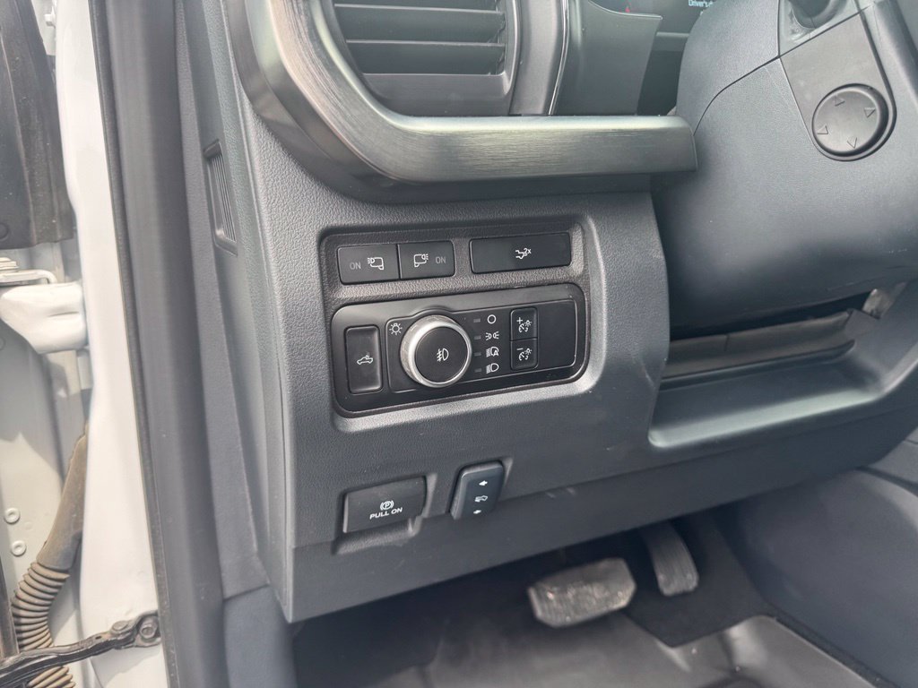 Certified 2024 Ford F250 Lariat w/ Lariat Ultimate Package AWD/4WD image 4