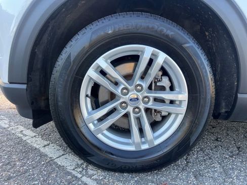 Certified 2022 Ford Explorer XLT w/ Class IV Trailer Tow Package image 16