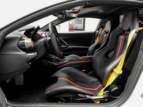 Used 2022 Ferrari 812 GTS RWD image 12