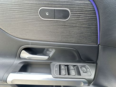 Used 2022 Mercedes-Benz GLB 250 image 15