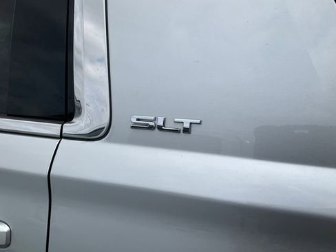 Used 2017 GMC Yukon XL SLT w/ Open Road Package AWD/4WD image 7