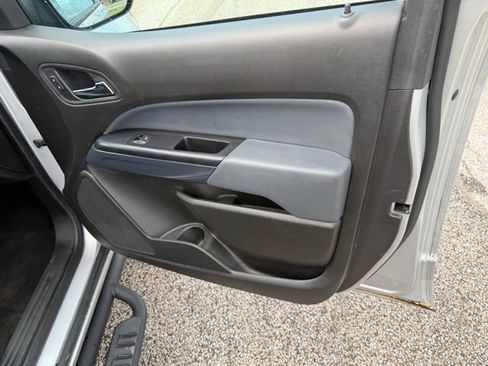 Used 2015 Chevrolet Colorado Z71 AWD/4WD image 34