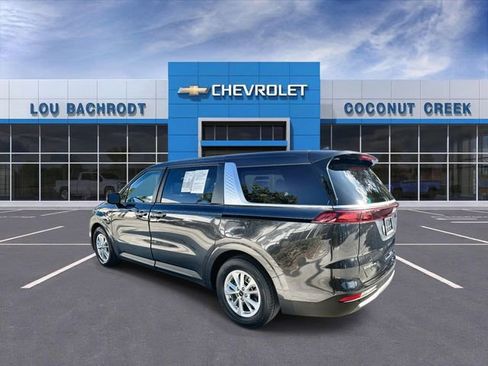 Used 2024 Kia Carnival LX image 6
