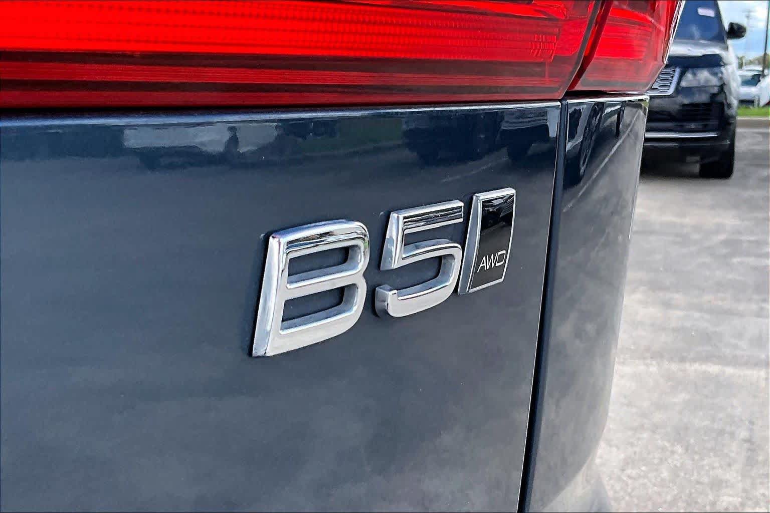 Used 2024 Volvo XC60 B5 Core AWD/4WD image 9