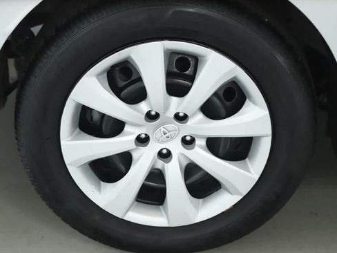 Used 2023 Toyota Corolla LE FWD image 12
