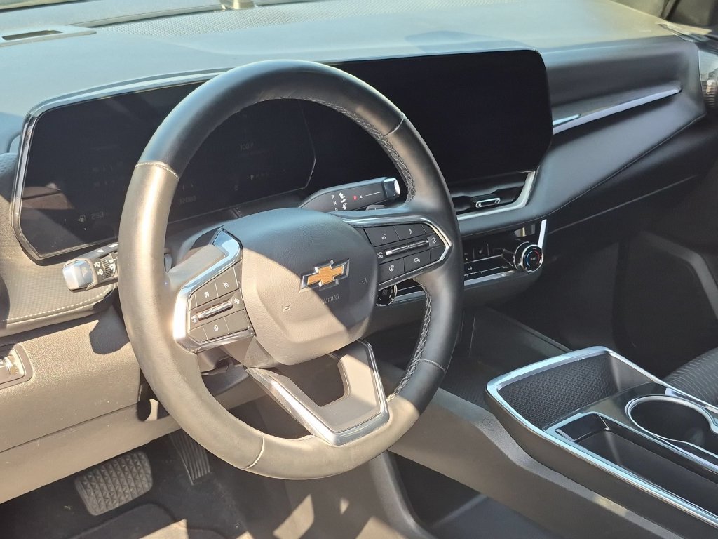 Used 2025 Chevrolet Equinox LT FWD image 12