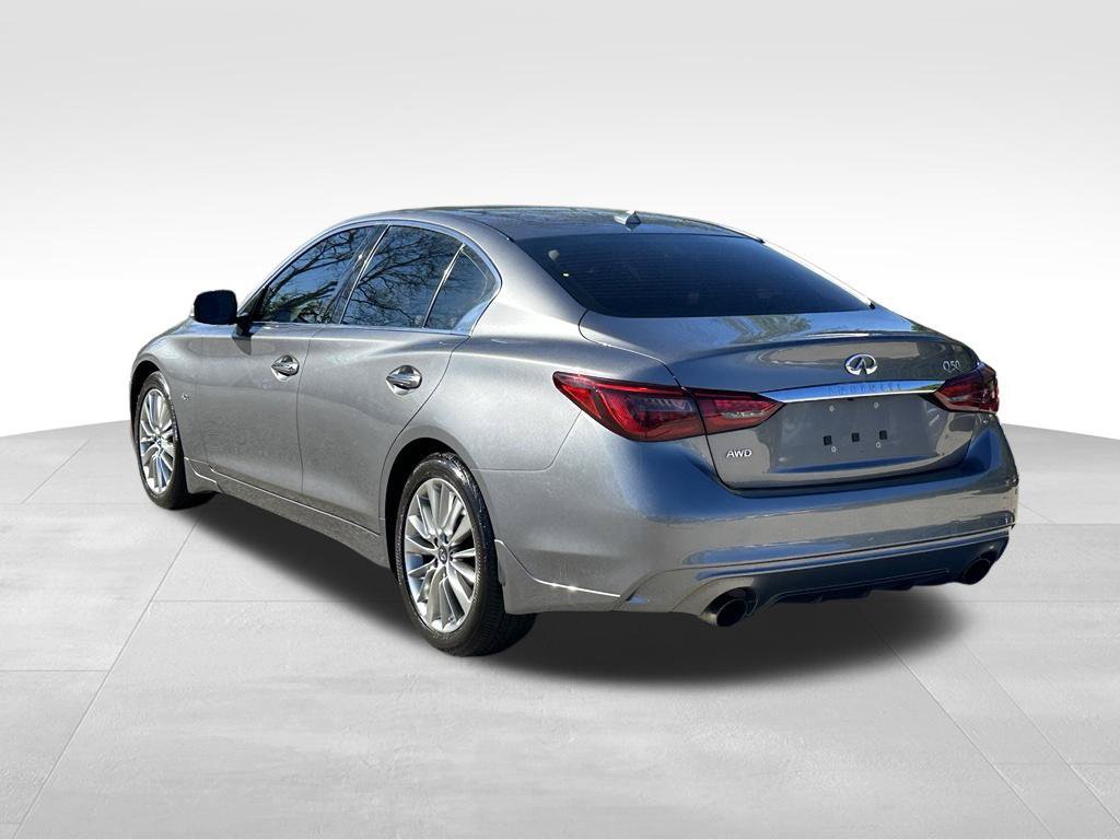 Used 2018 INFINITI Q50 Luxe w/ Essential Package (3.0T Luxe) AWD/4WD image 9