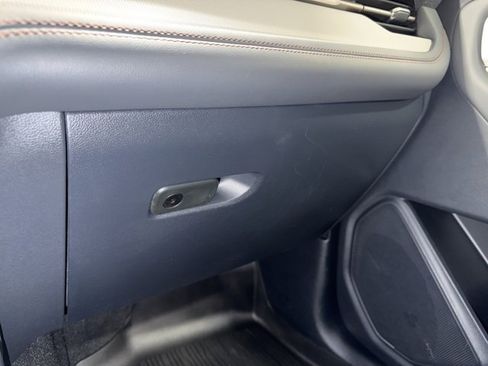 Used 2025 Ford Explorer Active image 27