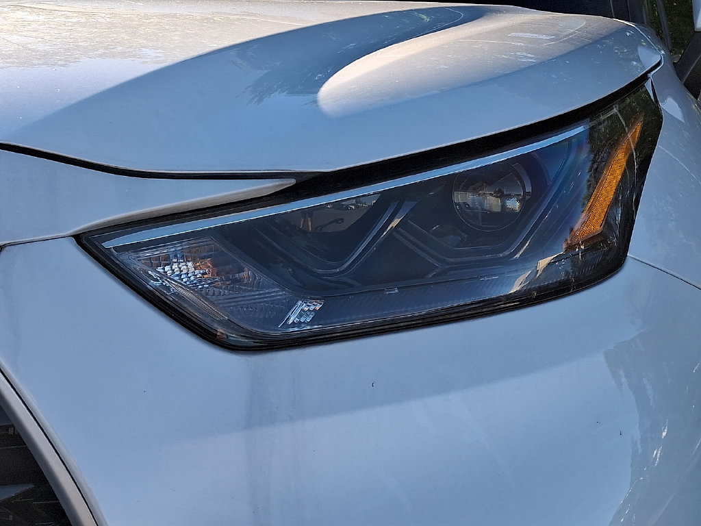 Used 2023 Toyota Highlander XLE FWD image 9
