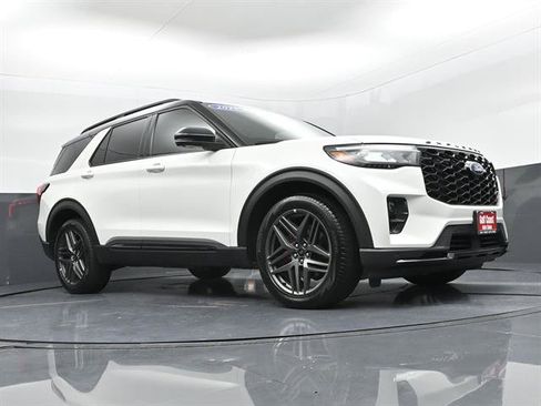 Certified 2025 Ford Explorer ST w/ Sun And Sound Package AWD/4WD image 34