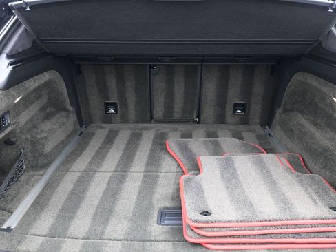 Used 2020 Bentley Bentayga image 24