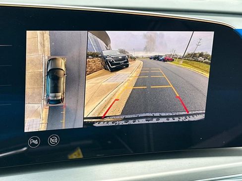 New 2025 Cadillac Lyriq Sport image 12