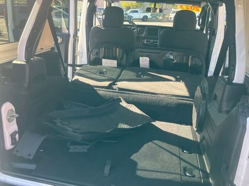 Used 2023 Jeep Wrangler Unlimited AWD/4WD image 8