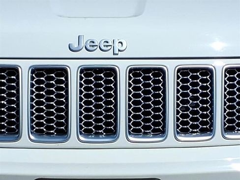 Used 2015 Jeep Grand Cherokee Summit w/ Platinum Series Group AWD/4WD image 15