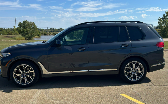 Used 2021 BMW X7 xDrive40i w/ Premium Package AWD/4WD image 4