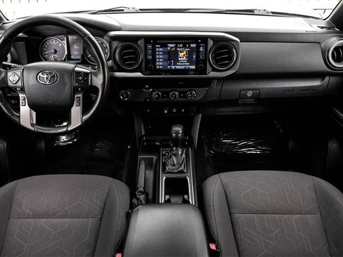 Used 2019 Toyota Tacoma TRD Off-Road image 10