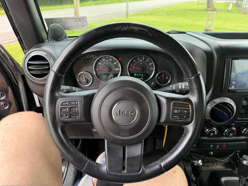 Used 2014 Jeep Wrangler Unlimited Sport w/ Quick Order Package 24S AWD/4WD image 20