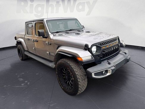 Used 2020 Jeep Gladiator Overland w/ Uconnect 4C Nav & Sound Group image 7