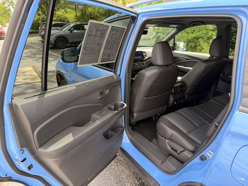 Certified 2025 Honda Passport TrailSport image 12