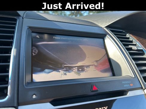 Used 2013 Ford Taurus Limited image 25
